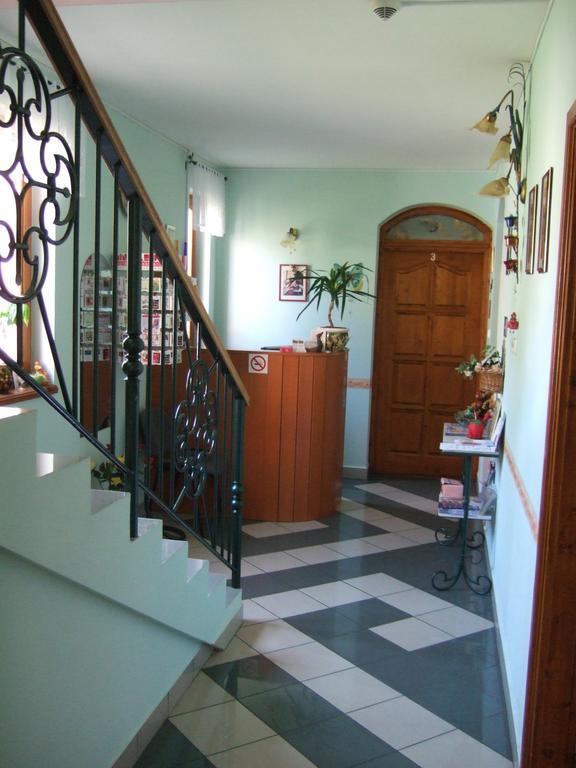 Bed and Breakfast Tímárház Panzió Szeged Exterior foto