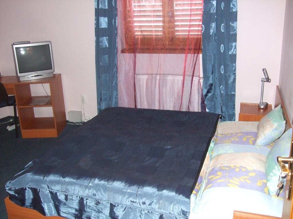 Bed and Breakfast Tímárház Panzió Szeged Habitación foto