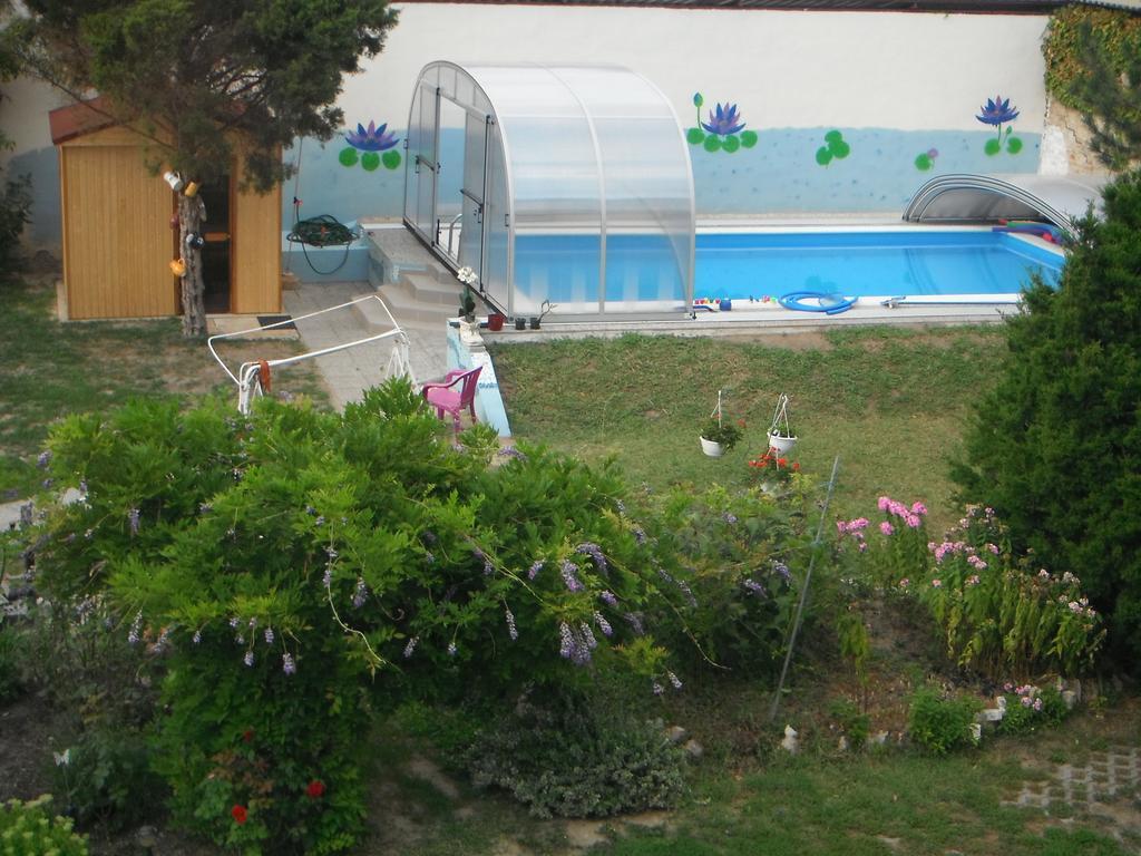 Bed and Breakfast Tímárház Panzió Szeged Habitación foto