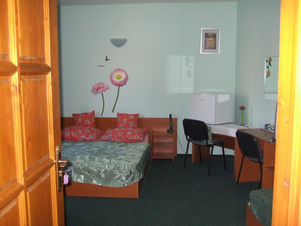 Bed and Breakfast Tímárház Panzió Szeged Habitación foto